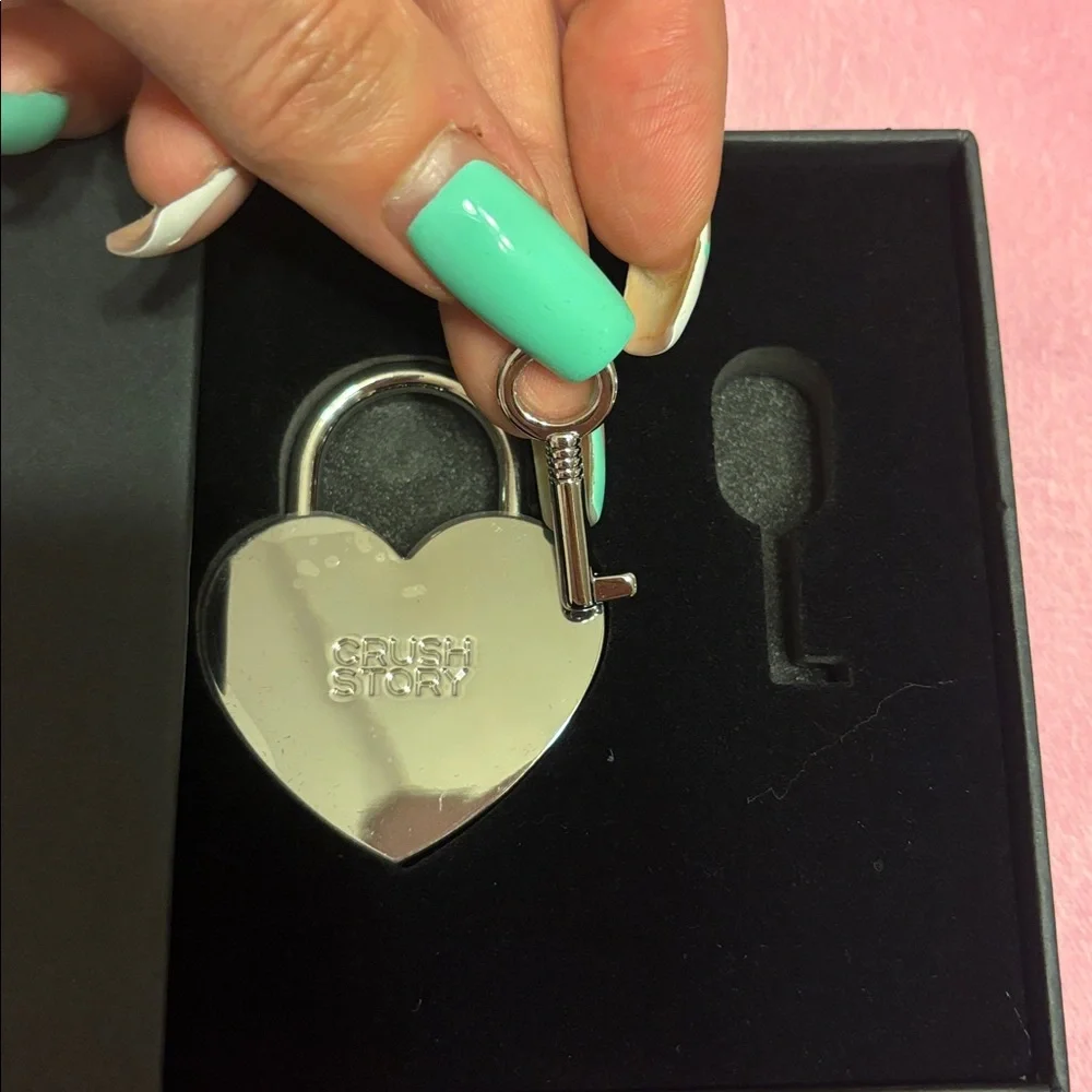 CHANEL La Collection Silver Heart Lock & Key